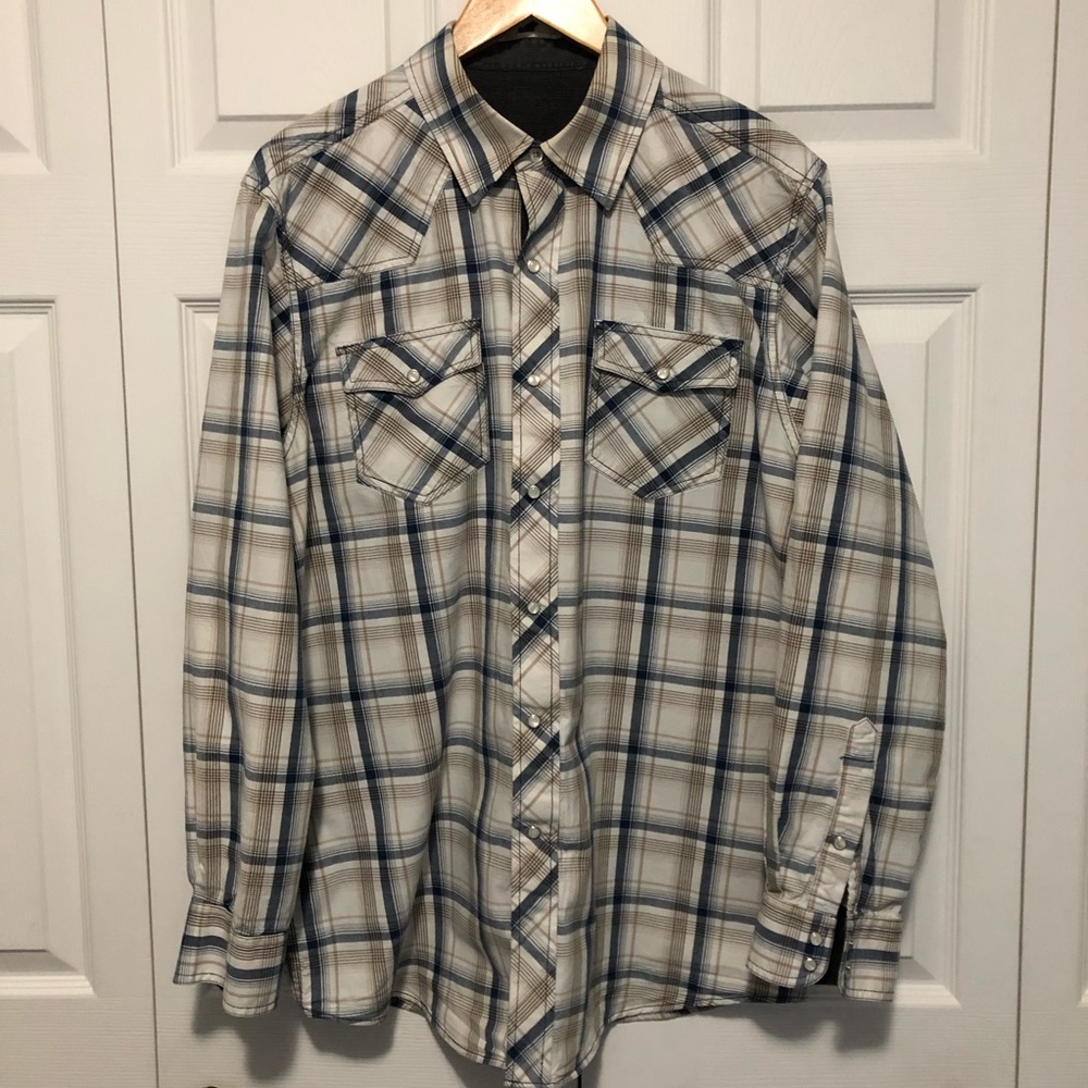 3/$20💥Check long sleeve shirt pearl faced…